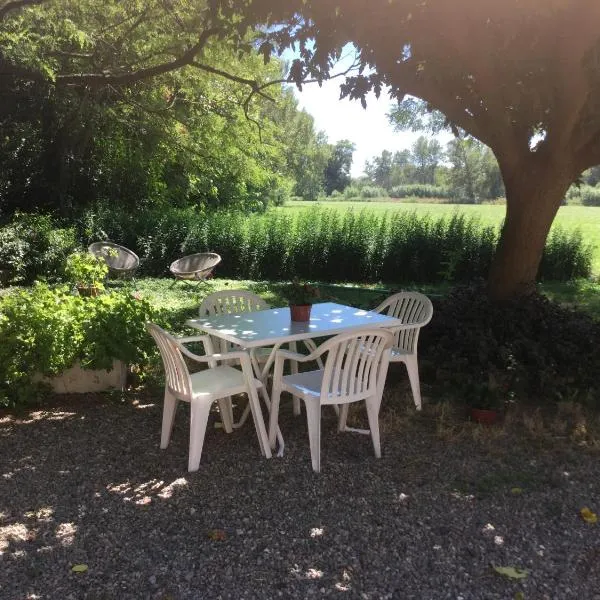 Appartement dans un mas provencal, hôtel à Istres