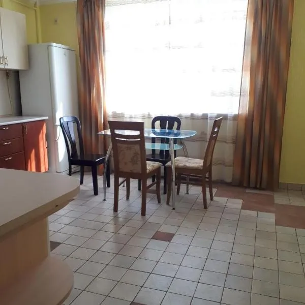Великі апартаменти в Авторському котеджі, hotel in Odesa