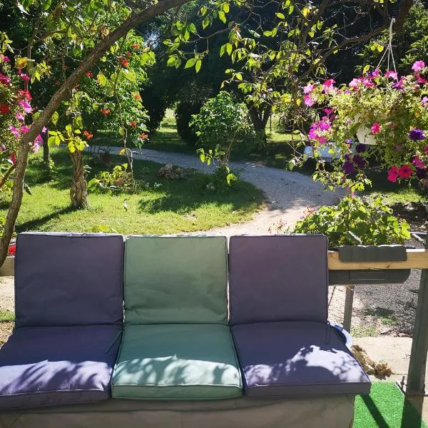 Mado, hotel v destinaci Verfeuil