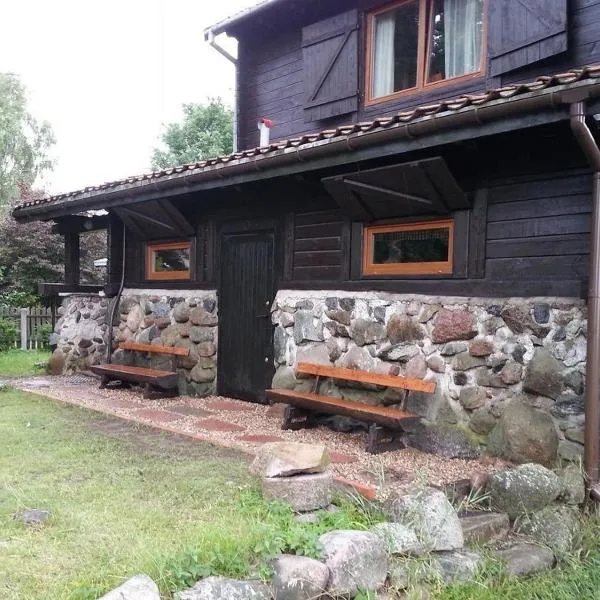 Niedźwiedzi Róg에 위치한 호텔 Domek nad jeziorem w Karwiku