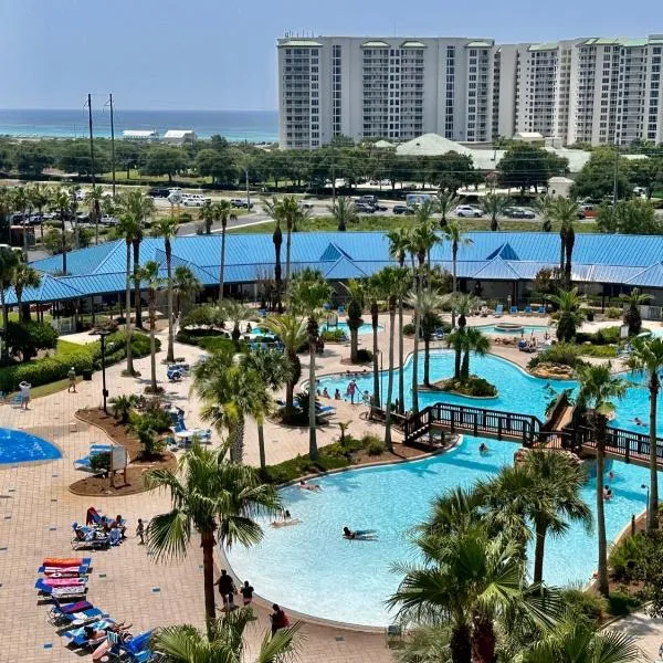 Palms of Destin, Gulf and pool views, Great amenities、デスティンのホテル