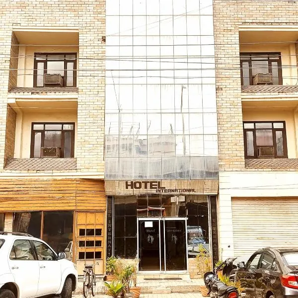 Viesnīca HOTEL INTERNATIONAL -- Bus Stand Jalandhar City pilsētā Phagvara