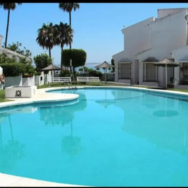 Chalet Chilches Costa 1ª linea PLAYA, khách sạn ở Vélez-Málaga