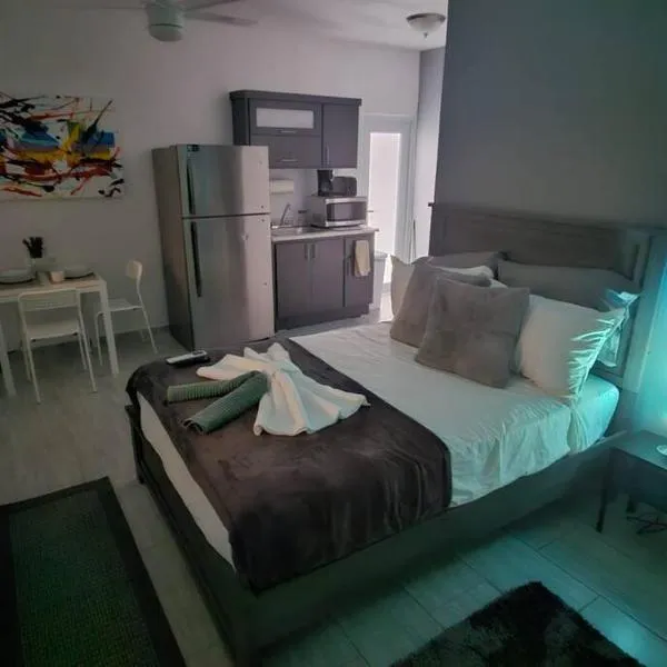 Urban Lodgings One @ Roosevelt 457, hotel v destinaci San Juan
