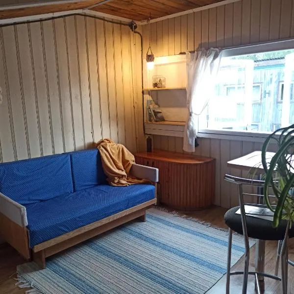 Alūksnes ezera laivu māja, khách sạn ở Alūksne