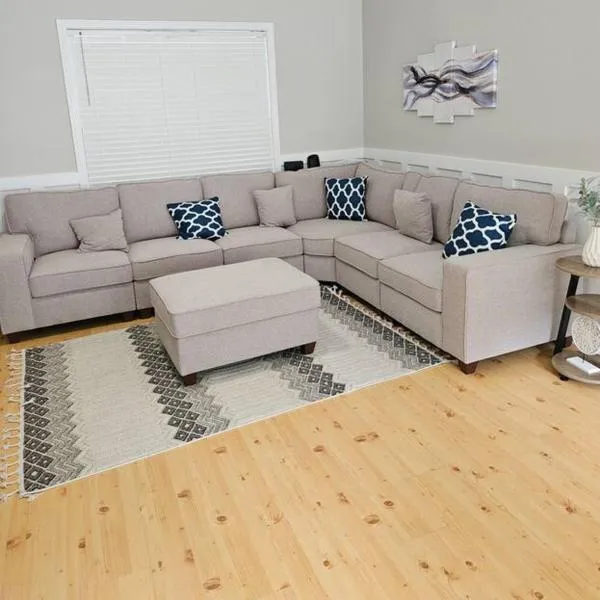 Close to the beach and attractions! Perfect for families or traveling nurses!, hotel in Wilmington