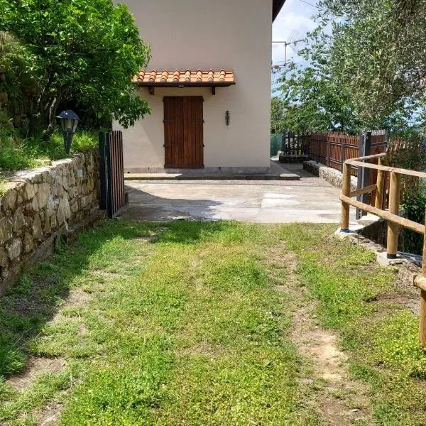 Casa VALGRAZIOSA, hotel v destinaci Calci