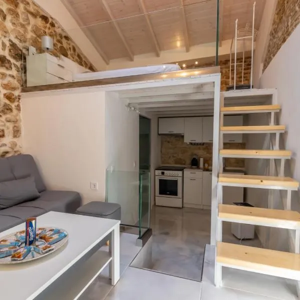 stone house, hotel en Mantoúkion