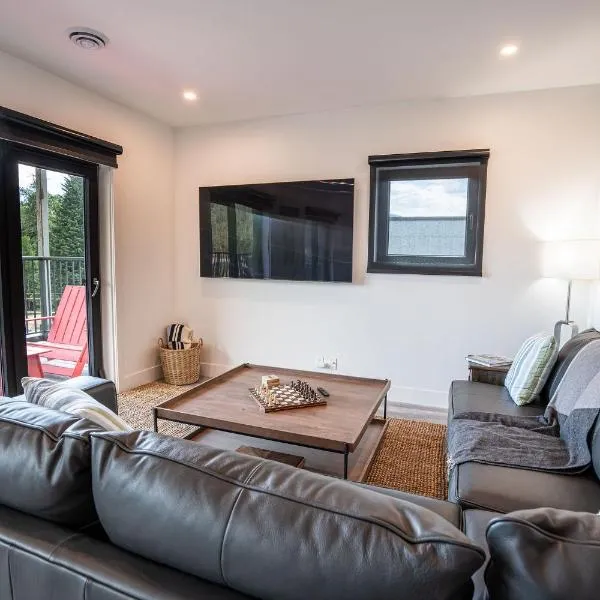 Stoke House by Revelstoke Vacations, hotel in Revelstoke