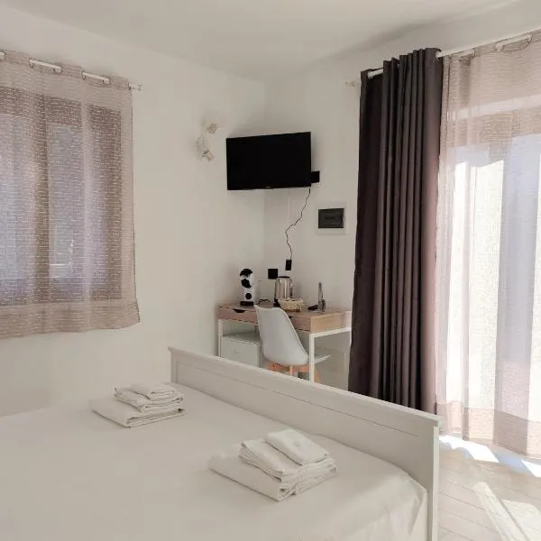 Zenia Rooms, hotel v destinácii San Teodoro