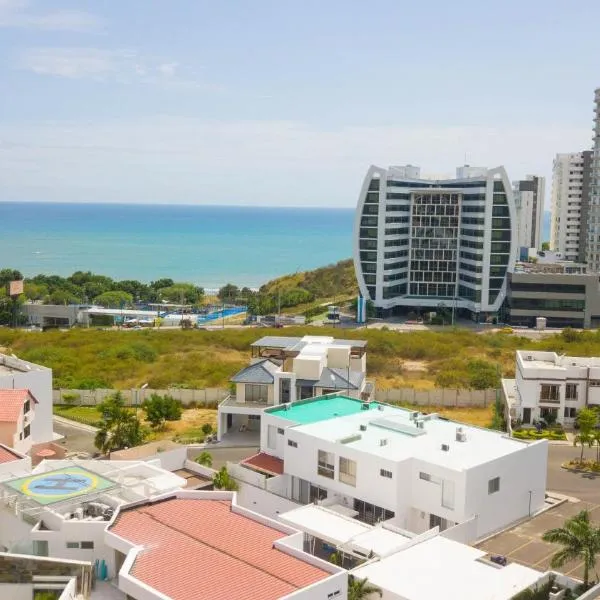 Beautiful LOFT in front of Wyndham Hotel, hotel in Manta