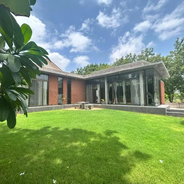 BK's Villa at Kensville Golf & Country Club, hotel v destinaci Nānodra