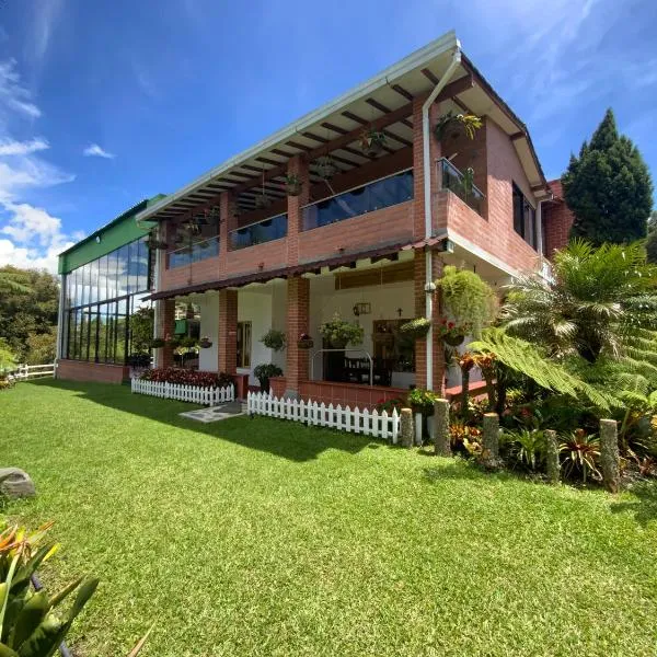 Finca Hotel 12 Palmas- Aeropuerto JMC, hotell sihtkohas Rionegro