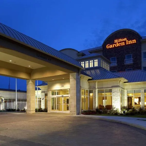 Hilton Garden Inn Dallas Arlington, хотел в Арлингтън
