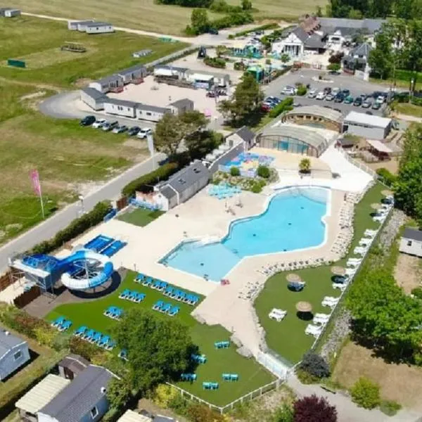 MHVACANCES LOUENT PLUSIEURS MOBILHOMES DANS CAMPING 4 ETOILES PROCHE CHATEAUX et ZOO BEAUVAL, hotel v destinaci Onzain