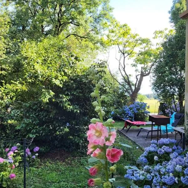 Maison gîte tranquille et nature., hótel í Arfons