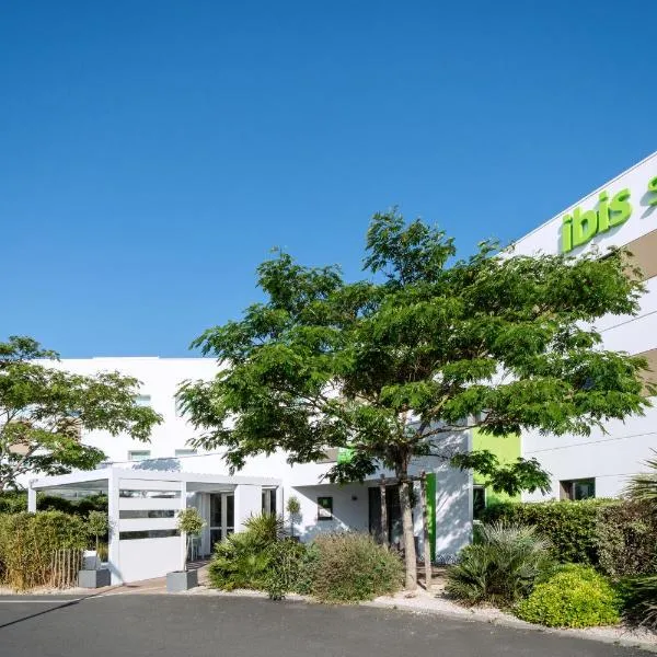 ibis Styles Les Sables Olonne، فندق في لي سابلِ دولونْ