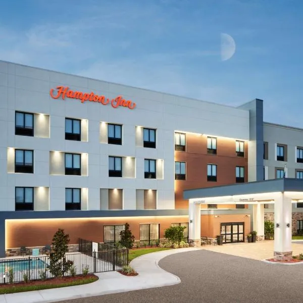 Hampton Inn Clewiston, хотел в Клюистън