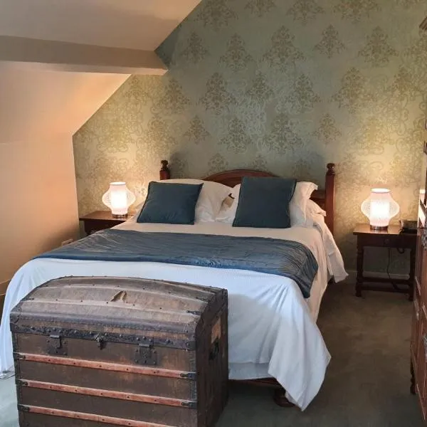 LOGIS - Hôtel & Restaurant Le Gonfalon, hotel v destinaci Germigny-lʼEvêque