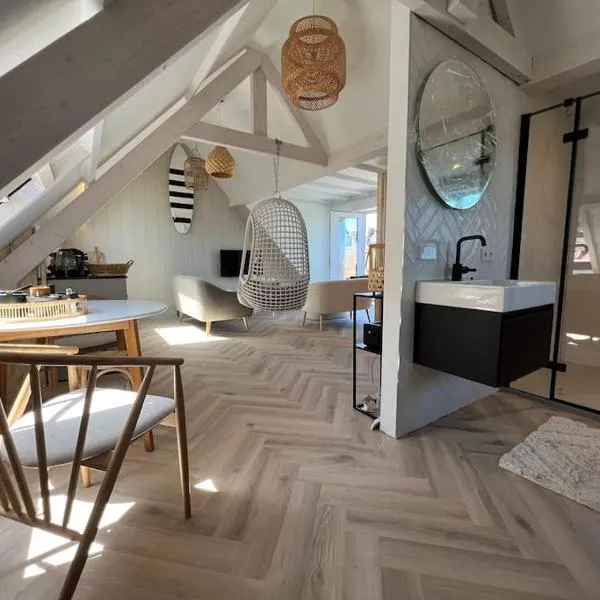 Loft met zeezicht, khách sạn ở Egmond aan Zee