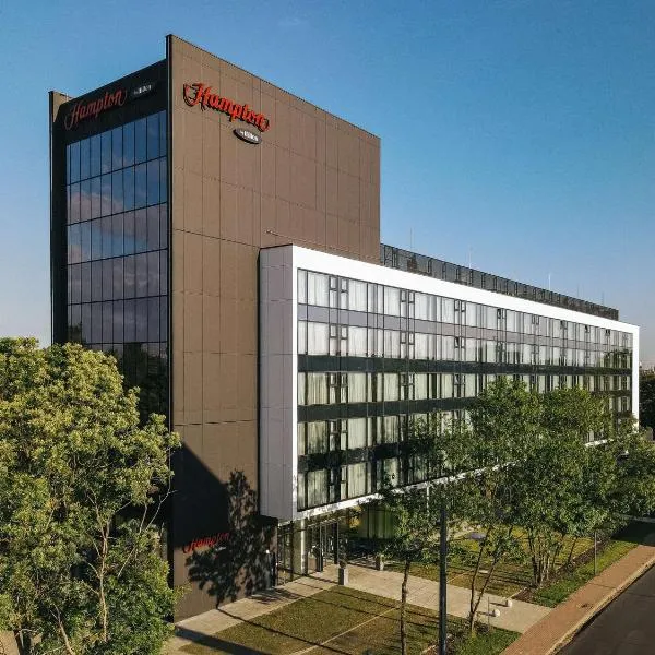 Hampton By Hilton Warsaw Reduta, hotel en Klaudyn