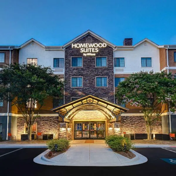 Homewood Suites Newport News - Yorktown by Hilton、Stoney Brook Estatesのホテル