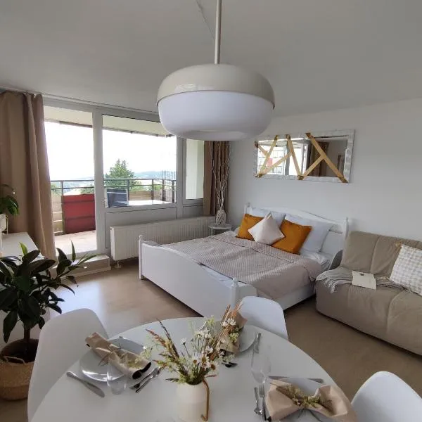 Pools, Sauna und Balkon mit Panoramablick, hotel v destinaci Sankt Englmar