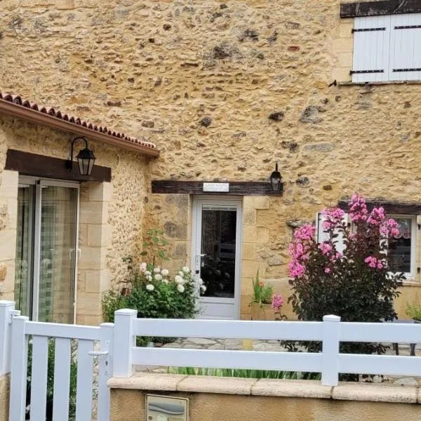 Périgord noir Gîte les Sauges Rouges 3 étoiles, ξενοδοχείο σε Sagelat