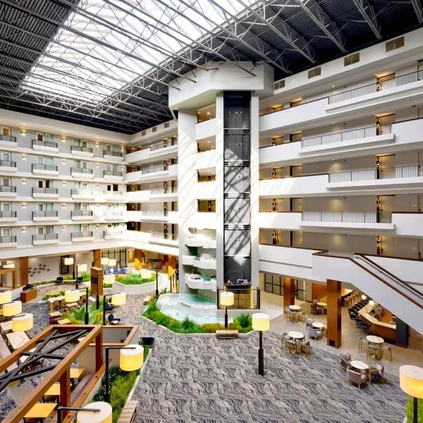 DoubleTree by Hilton Davenport, hotel in Davenport