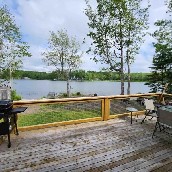 CAIA Lakeside Retreat - Sunken Lake, hotel in Centreville