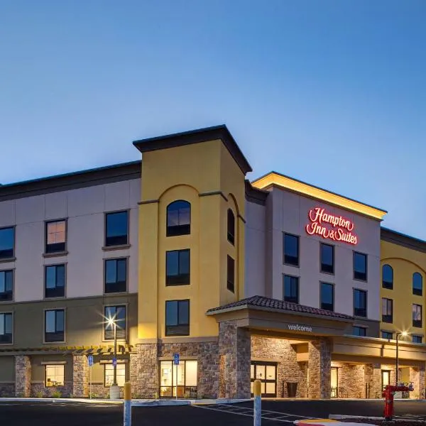 Hampton Inn & Suites Marina, hotel in Castroville