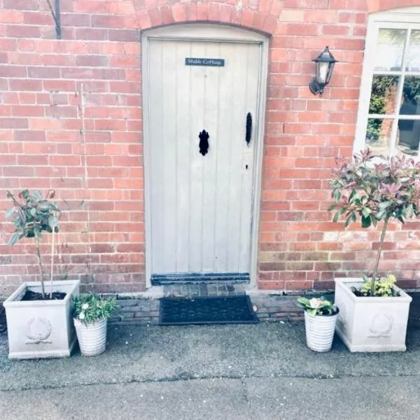 STABLE COTTAGE, hotel in Ternhill