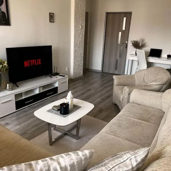 Modern, Cozy apartment with Netflix & Free parking: Čierna nad Tisou şehrinde bir otel