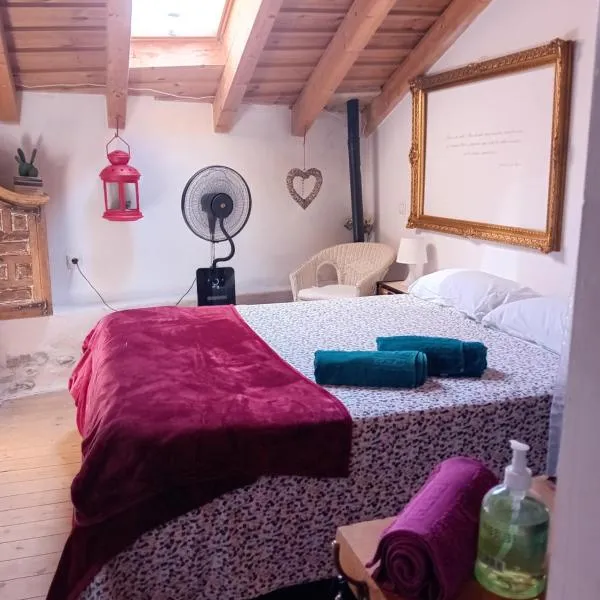 Casita con encanto tranquilidad VILLAVIEJA DEL LOZOYA Wi-Fi No fumador EN SIERRA DE MADRID Y A 40 M DE CAPITAL, hotel a Villavieja del Lozoya