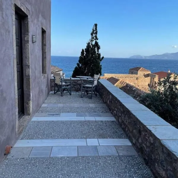 Daphne superior castle suite, hotel v destinaci Monemvasia