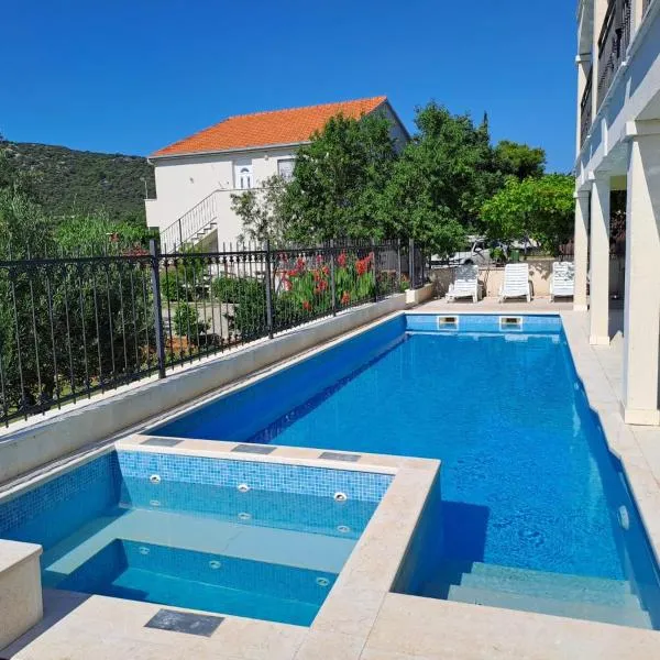 Apartments Neli, hotel v destinácii Vinišće