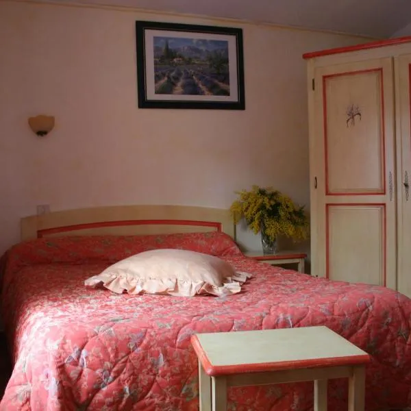 LA BERGERIE PROVENCALE, hotel v destinácii Ginasservis