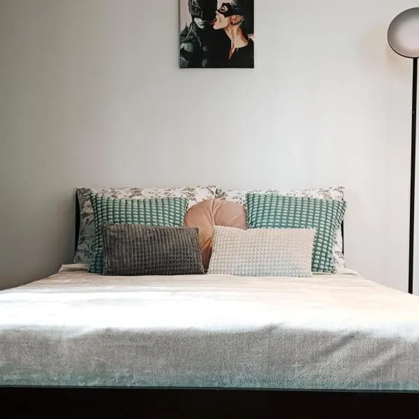 Duży prywatny pokój blisko Starego Miasta. Pokój 7, hotel ve Varšavě