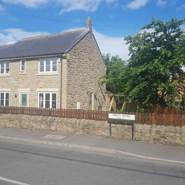 Traditional Northumberland Stone House, hotel em Shilbottle