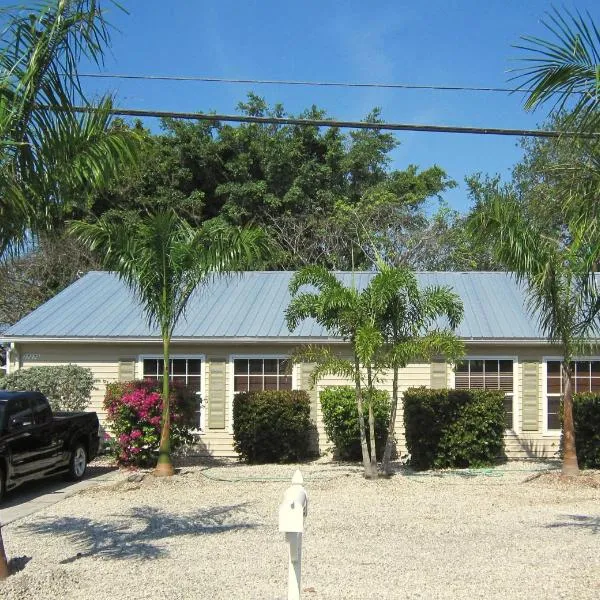 Lazy Cuckoo Inn - Sleek and Stylish Studio Apartments, hotel a Fort Myers Beach