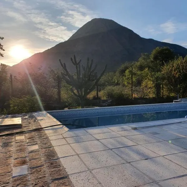 Cabaña Mis Montañas, hotel em Villa Bustos