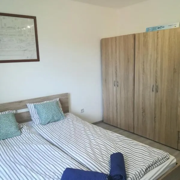 Kossuth téri - második emeleti - Nopara STUDIO apartman, hotel v destinácii Tiszafüred
