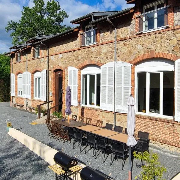 Les chambres d'hôtes de La Bastide du puech – hotel w mieście Cransac