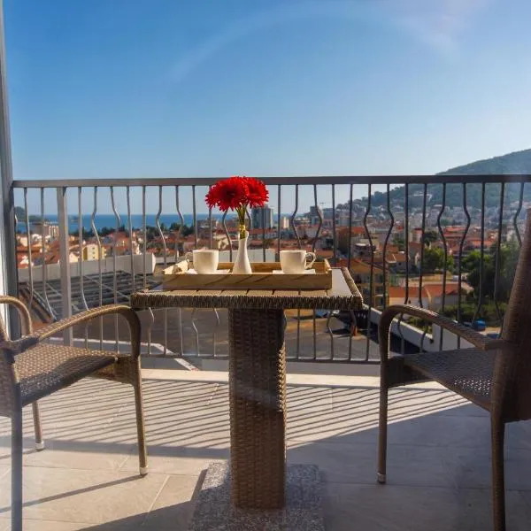 Rooftop Apartments & Rooms, hotel en Budva