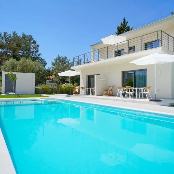 Filoxenia Luxury Apartments, hotel v destinaci Potos