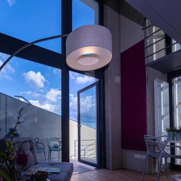 Fancy Loft mit Traumblick, готель у місті Леонберг