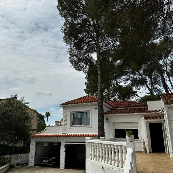 Villa Rosa Rasero, hotel v destinaci Serratella