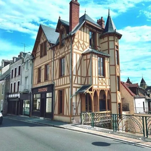 Logis Hotel La Maison à Pan De Bois, hotel in Vierzon