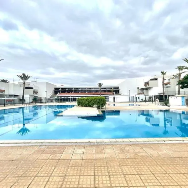Apartamento con piscina sur de Tenerife – hotel w mieście Costa Del Silencio