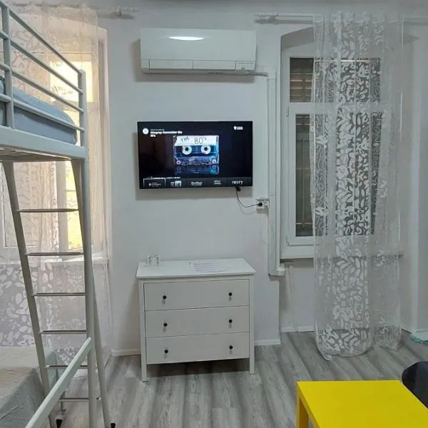 ON BOARD, hotell sihtkohas Piran